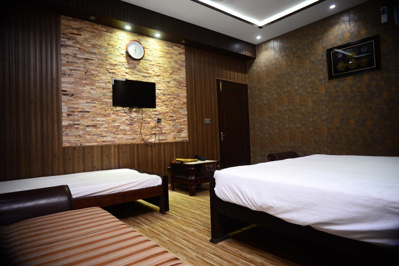 Hotel 12J Lahore Extérieur photo