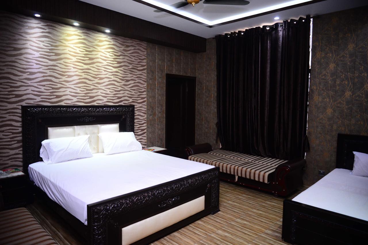 Hotel 12J Lahore Extérieur photo