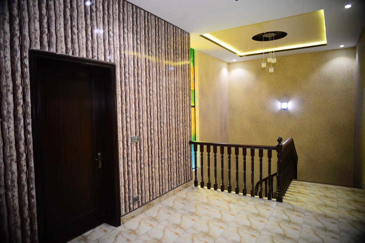 Hotel 12J Lahore Extérieur photo