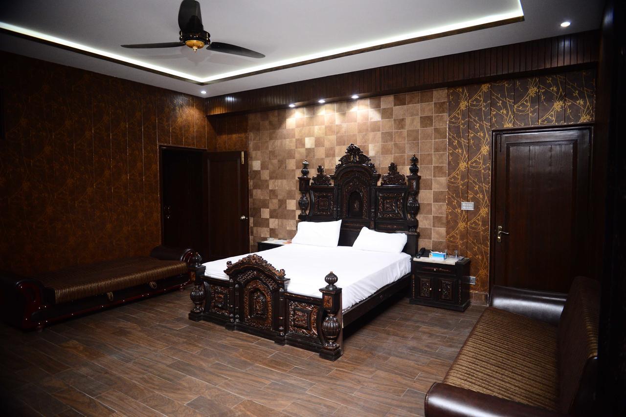 Hotel 12J Lahore Extérieur photo