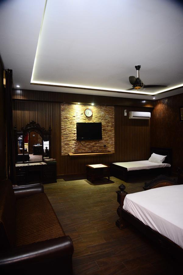 Hotel 12J Lahore Extérieur photo