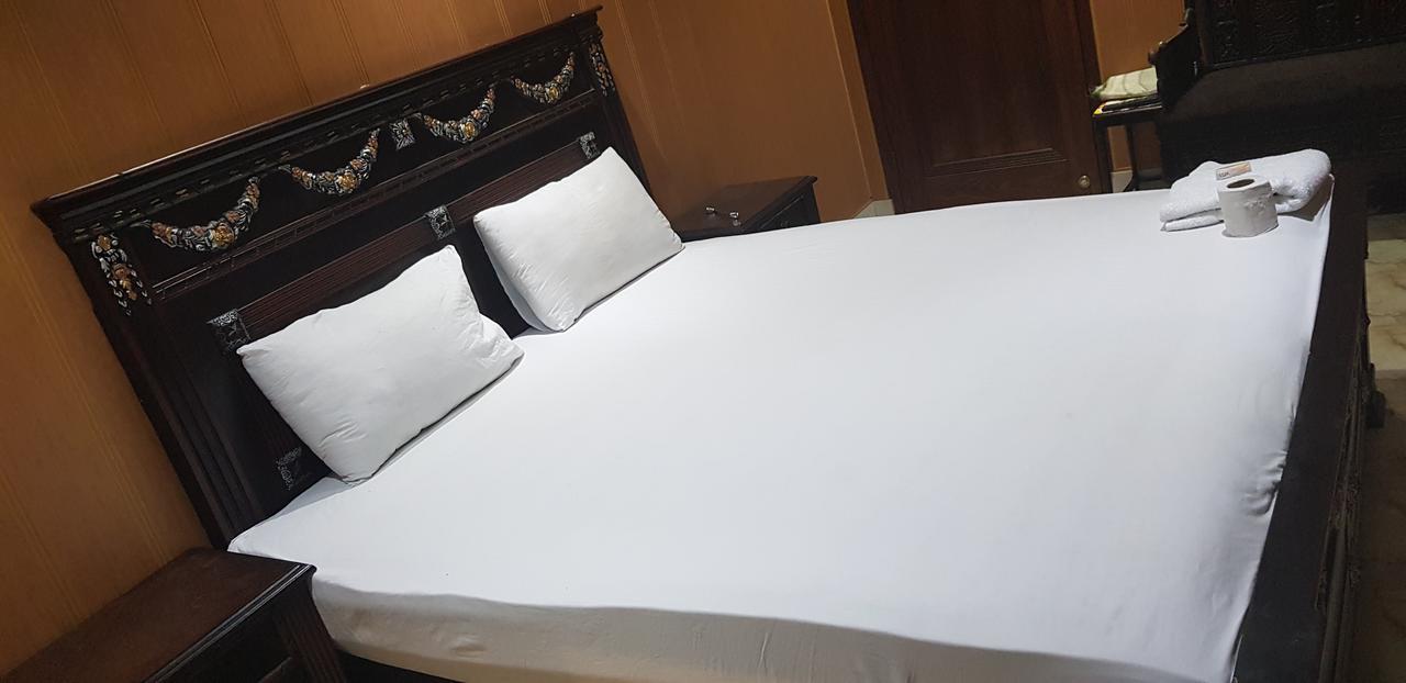 Hotel 12J Lahore Extérieur photo