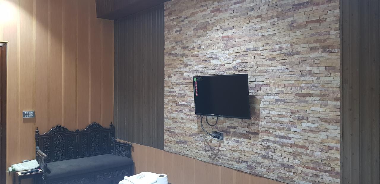 Hotel 12J Lahore Extérieur photo